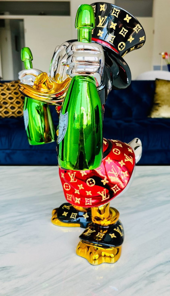 Scultura di Paperon de' Paperoni Pop Art Statua di lusso con champagne Vuitton Unica – Sculture, Fiberglass (photo 6 of 11)