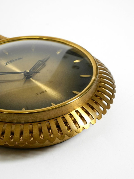 Image 1 of Piccolo orologio da parete meccanico originale di metà secolo, stile Atlanta, con movimento a 10 giorni.