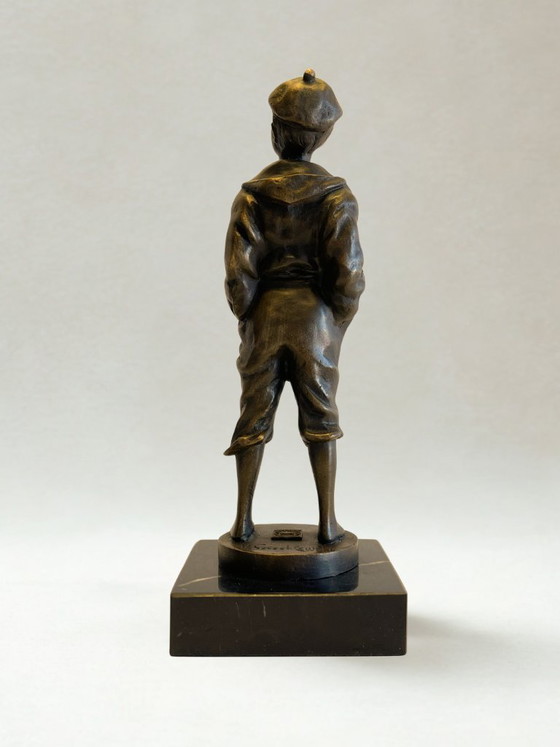 Image 1 of Scultura in bronzo – Piccolo mozzo che fischietta – Firmata V. Szczeblewski – 21 cm
