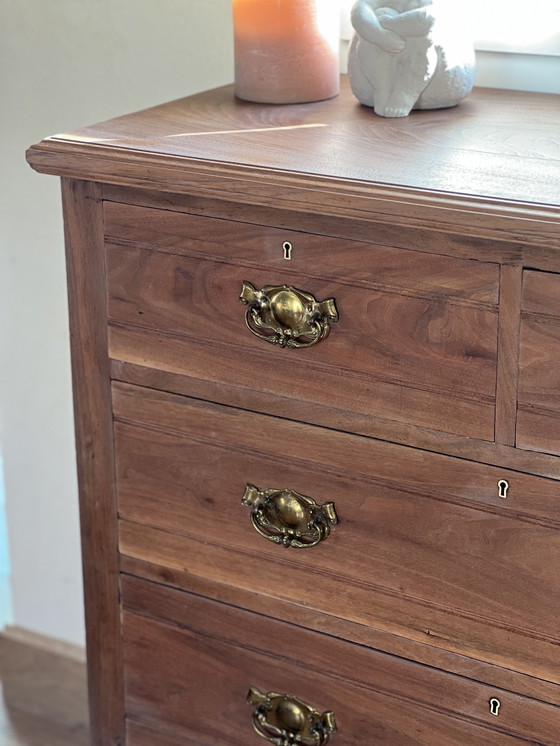 Image 1 of Cassettiera inglese in legno massello