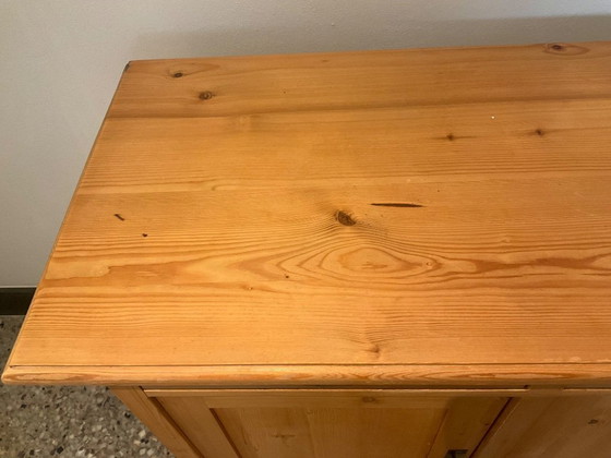 Image 1 of Credenza, cassettiera, legno tenero, antica