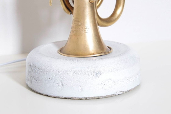 Lampada a tromba tascabile fatta a mano con base in cemento – Lampade da tavolo, Textile (photo 11 of 14)