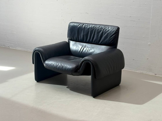 Image 1 of Zwarte leren fauteuil DS-2011 van De Sede, Zwitserland, jaren 80.