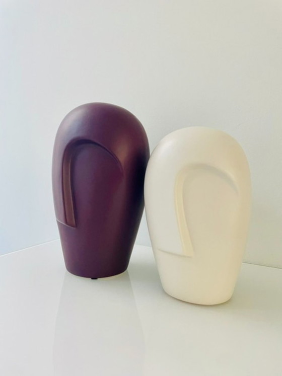Image 1 of Ensemble de 2 vases sculpturaux modernes aux visages stylisés