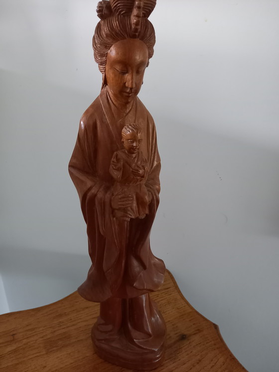 Image 1 of Estatua asiática tallada a mano – Songzi Guanyin (Fertilidad)