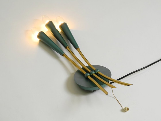 Image 1 of Bellissima lampada da parete conica a 3 luci in stile Mid-Century Modern in ottone