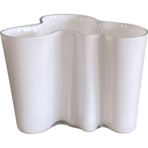 Vase blanc vintage Savoy 3030 par Alvar Aalto pour Iittala, Finlande