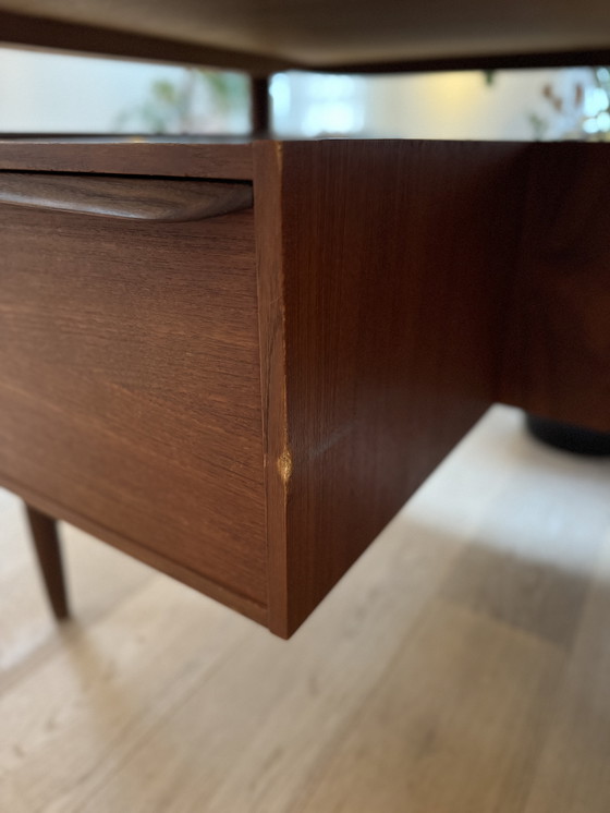 Image 1 of Ufficio Tijsseling in teak a corno di mucca di metà secolo