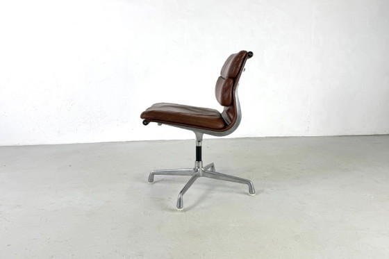Softpad EA 205 di Charles e Ray Eames per Herman Miller - Anni '70 – Sedie da ufficio, Pelle (photo 5 of 11)