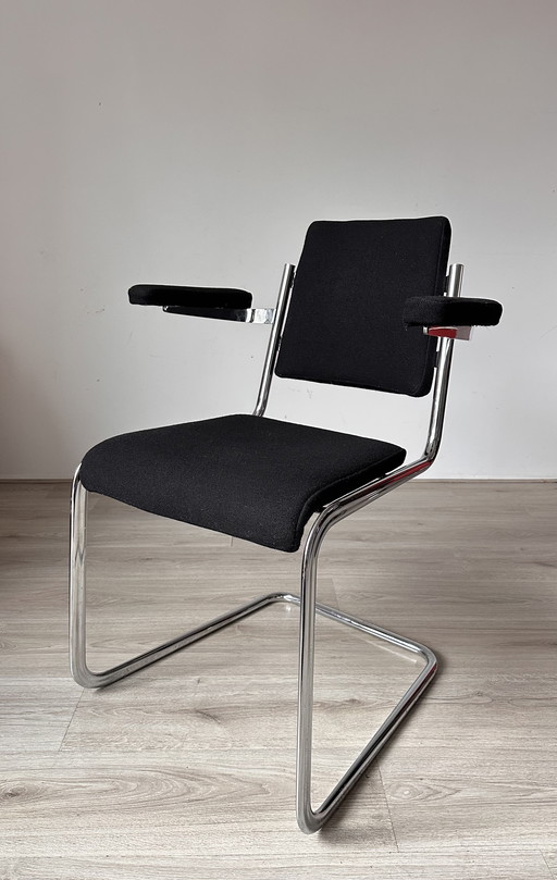 4x chaises design Tecta