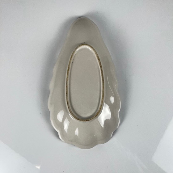 Image 1 of Ramequin en coquillage blanc, XXe siècle