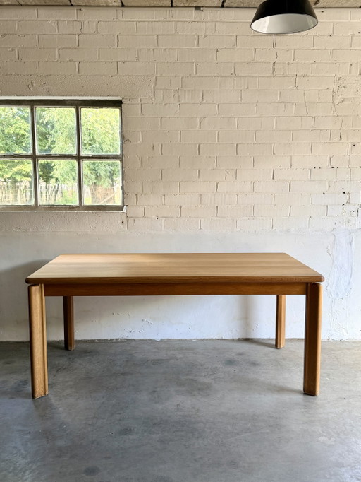 Mesa de comedor Brutalista Belga, Roble Macizo, 1984.