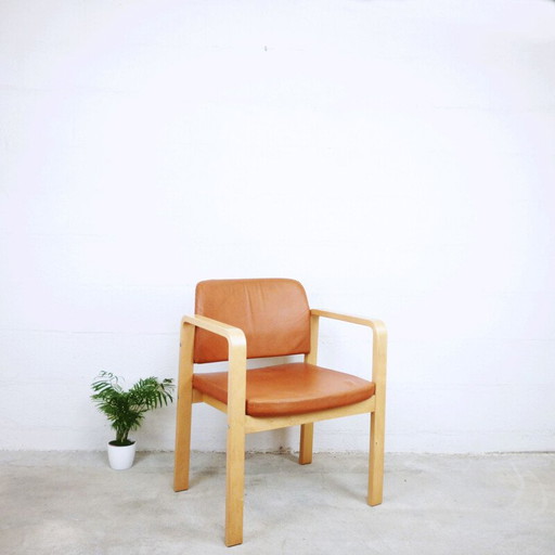 Fauteuil vintage en cuir brun et hêtre, suédois 1990