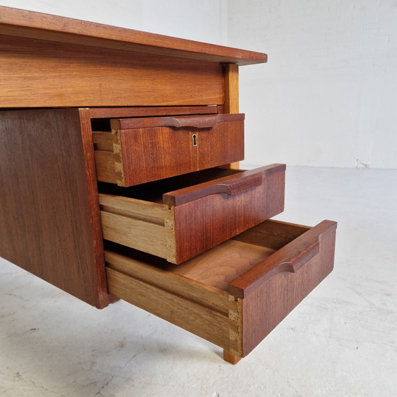 Image 1 of Vintage Deens design bureau met 3 lades