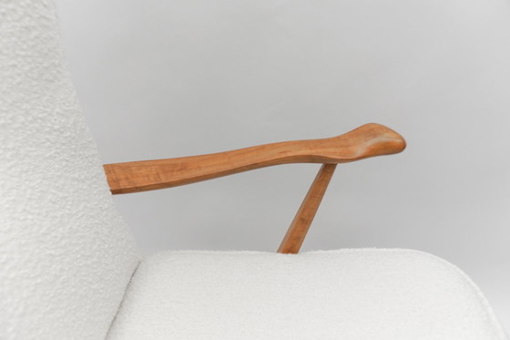 Image 1 of Grandi poltrone con schienale alto in tessuto bouclé bianco e braccioli ergonomici, anni '50