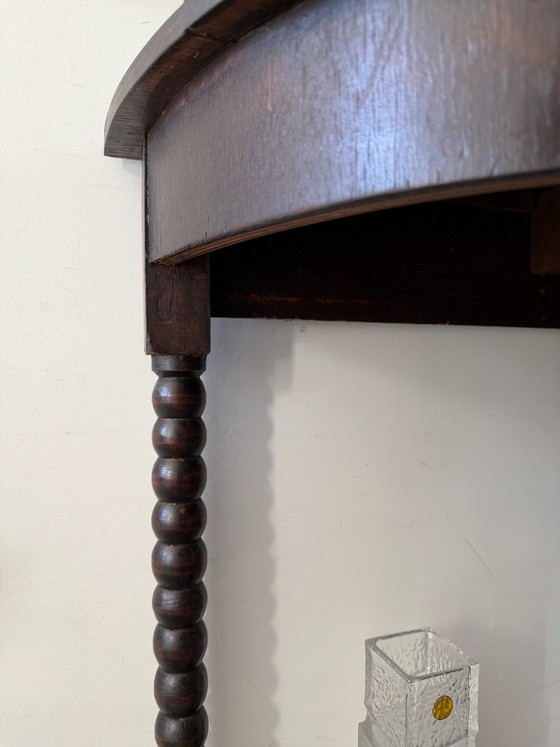 Semicircular side table with bobbin legs – Wood (photo 5 of 5)