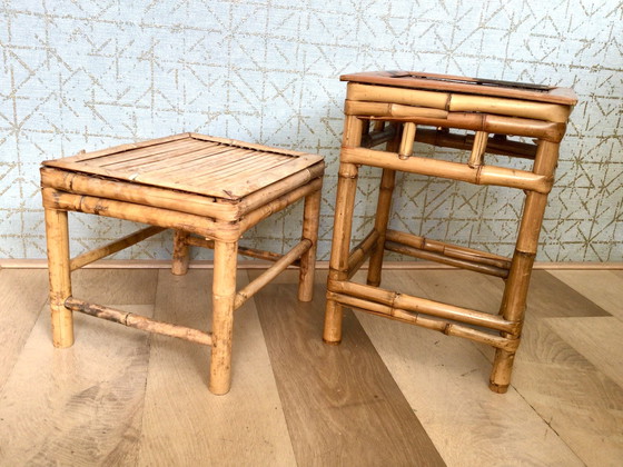 Image 1 of Set van 2 rotan bijzettafels uit het midden van de 20e eeuw