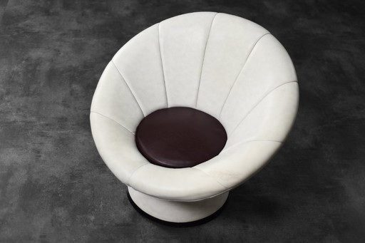 Poltrona girevole vintage in stile moderno italiano di metà secolo, stile Space Age, anni '70