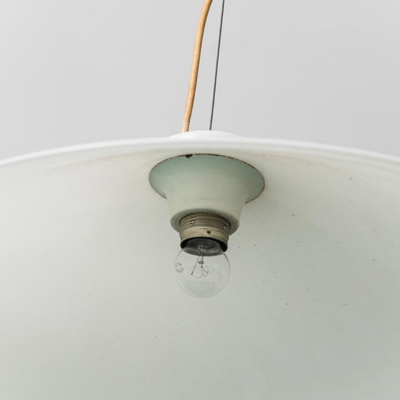 Image 1 of LAMPADA A SOSPENSIONE IN VETRO BIANCO ANNI ’70 VINTAGE MODERNARIATO