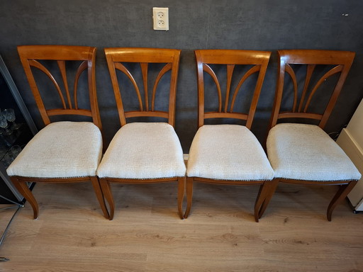 Selva Esszimmerstühle.