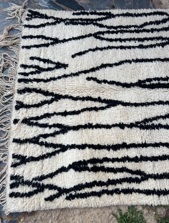 Image 1 of Marokkanischer Wollteppich – Einzigartiges Design & Handarbeit 250 cm x 150 cm