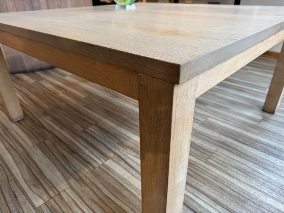 Image 1 of Table en chêne de prestige, une pièce maîtresse.