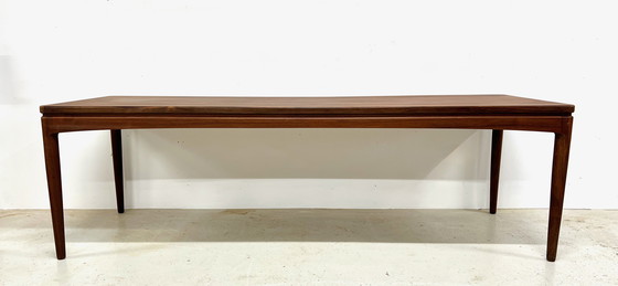 Image 1 of Dänischer langer Couchtisch aus Palisanderholz.