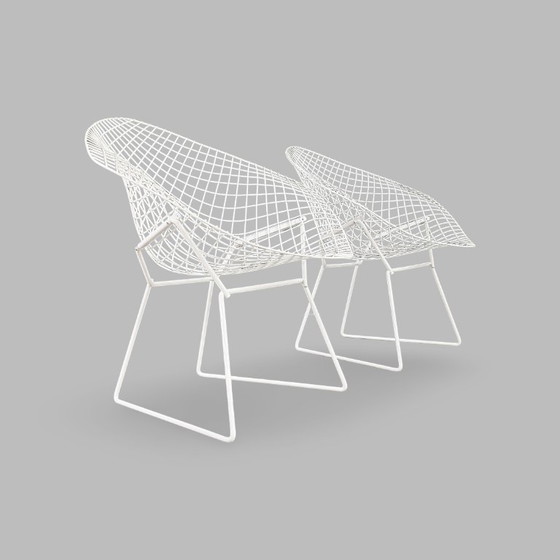 Image 1 of Juego de 2 sillas Diamond de Knoll, diseño de Harry Bertoia, para jardín.
