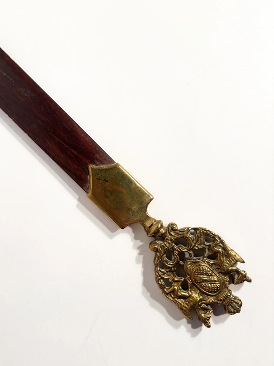 Brieföffner aus den 1930er Jahren mit vergoldetem Bronzewappen und Holz – Dekorative Objekte, Wood (photo 5 of 5)