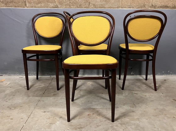 Image 1 of Thonet 215 madera curvada amarilla recién tapizada