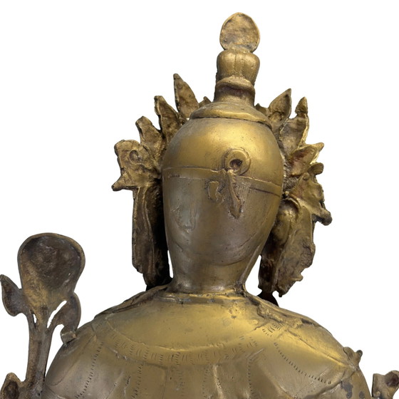 Antigua Green Tara nepalesa – bronce dorado al fuego, tradición Newar, siglo XIX, H 100 cm, 15.2 kg. (photo 10 of 11)
