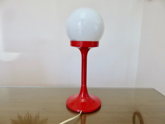 Pierre Disderot Tulpenfuß Tischlampe, rot lackiertes Aluminium und Opalglas, Frankreich, 1970 – Tischlampen (photo 9 of 11)