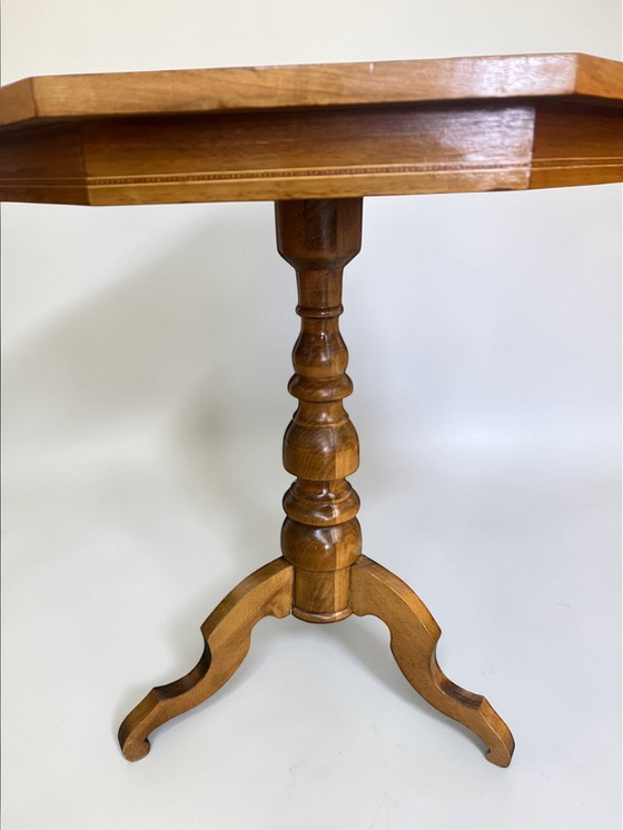 Image 1 of Antieke salontafel met inlegwerk, circa 1900, Biedermeier-stijl, walnootfineer, bijzettafel, vintage tafel