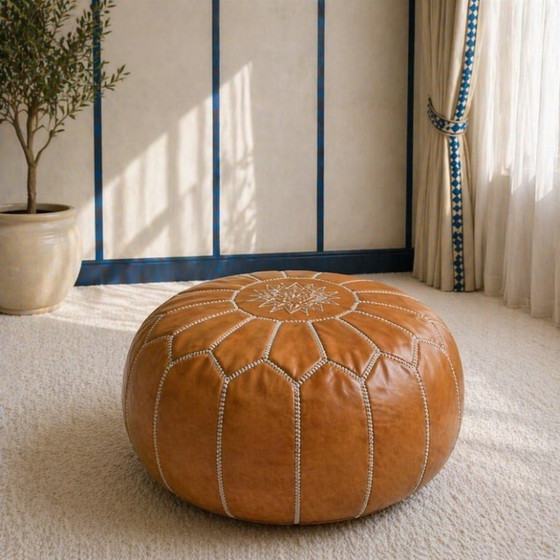 Image 1 of Pouf in pelle realizzati a mano
