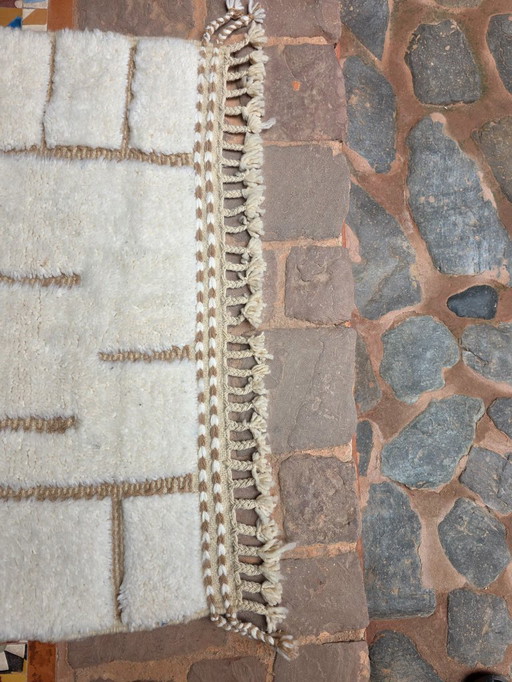 Small Modern Beni Ourain rug 150 x 99 cm 