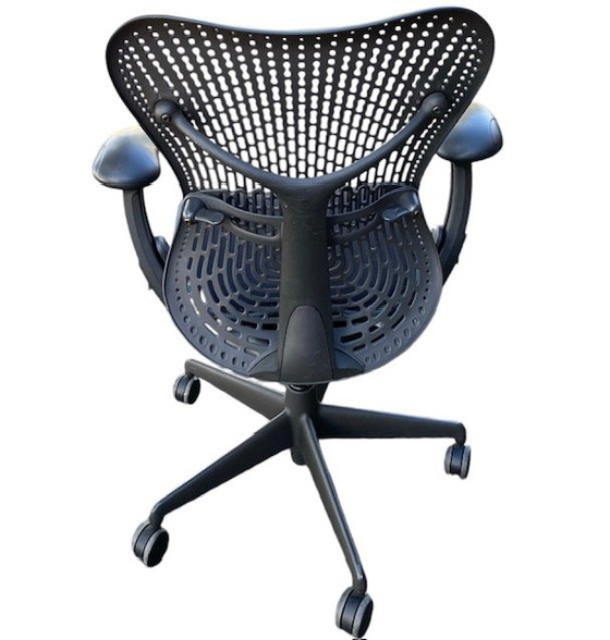 Image 1 of Herman Miller Mirra 2 Schmetterling