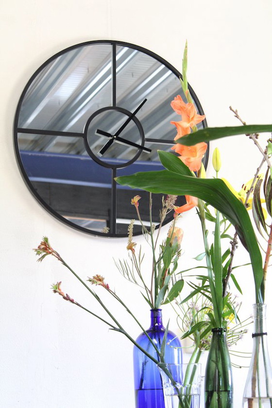 Image 1 of Spiegel Klok 