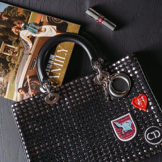Dior borsa satchel Diorissimo media in tweed metallico con patch – Borse a spalla, Pelle (photo 3 of 32)