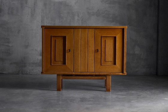 Image 1 of Armadio brutalista in quercia, Belgio, anni '60