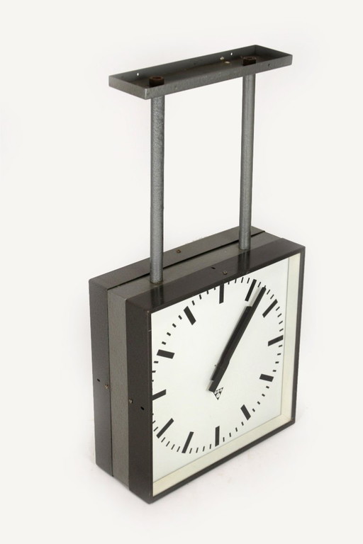 Große, doppelseitige Eisenbahnuhr von Pragotron, 1980er Jahre