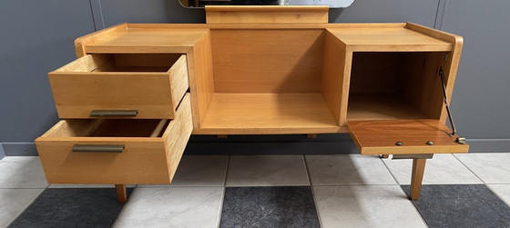 Image 1 of Tocador con espejo alto, años 60