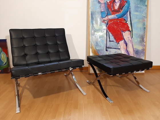 Image 1 of Knoll Set Barcelona New-Never Used Black Leather Design by Ludwig Mies Van Der Rohe and Lilly Reich (1929)
