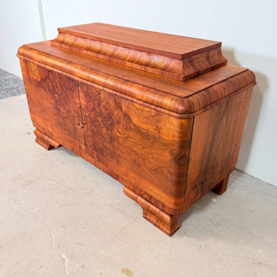 Image 1 of Armario antiguo de nogal estilo Art Déco