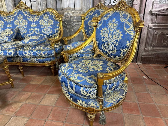 Image 1 of Salotto Luigi XV Rococò – Divano e poltrone dorate – Velluto blu – Oggetto da collezione