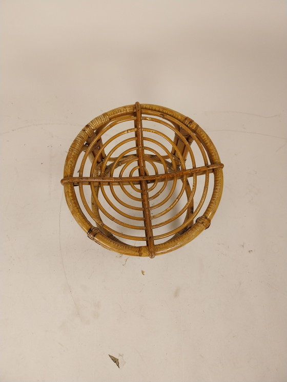 Image 1 of 1 x 1950's Franse rotan kruk. 42cm hoog 40cm doorsnede 