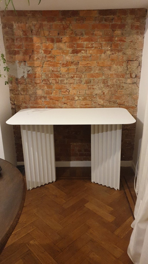 RS Barcelona Schreibtisch, entworfen von Antoni Pallejà. Metallschreibtisch.