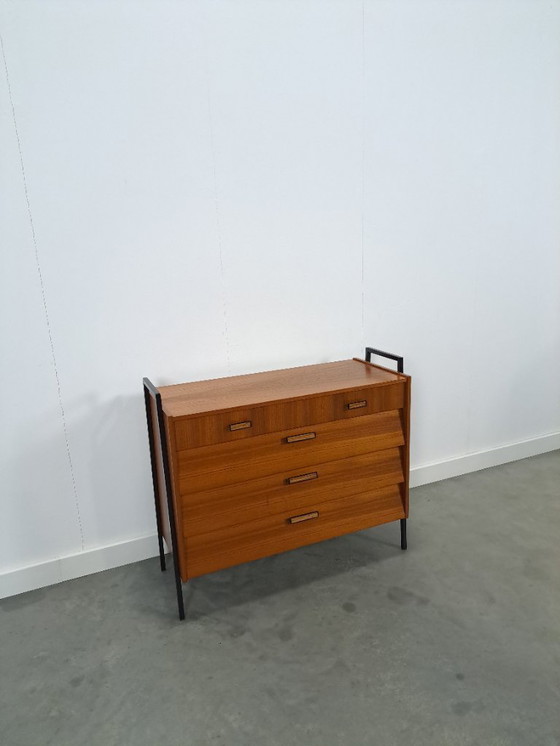 Image 1 of Teak schoenenkast met zwart metalen poten, nr. 1