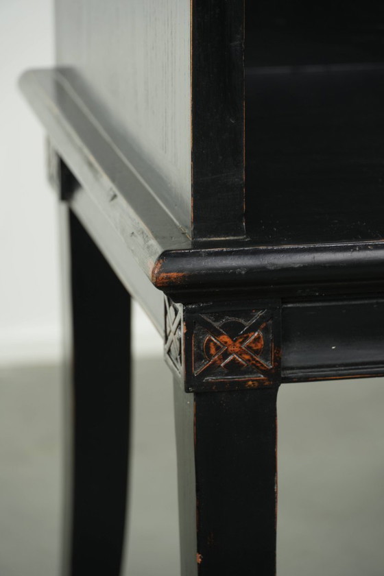 Charakteristischer und eleganter schwarzer Holzstuhl/Beistellstuhl aus dem 20. Jahrhundert im asiatischen (photo 12 of 14)