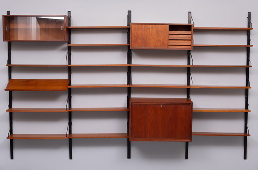 Groot Poul Cadovius Teak Wall System