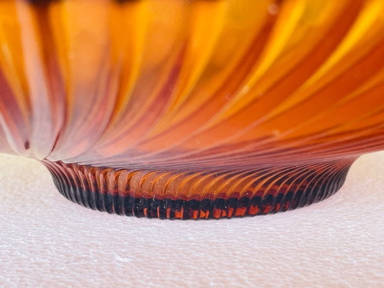 Image 1 of Coupe à fruits vintage en verre ambré à motifs tourbillonnants, style milieu du siècle, années 1970